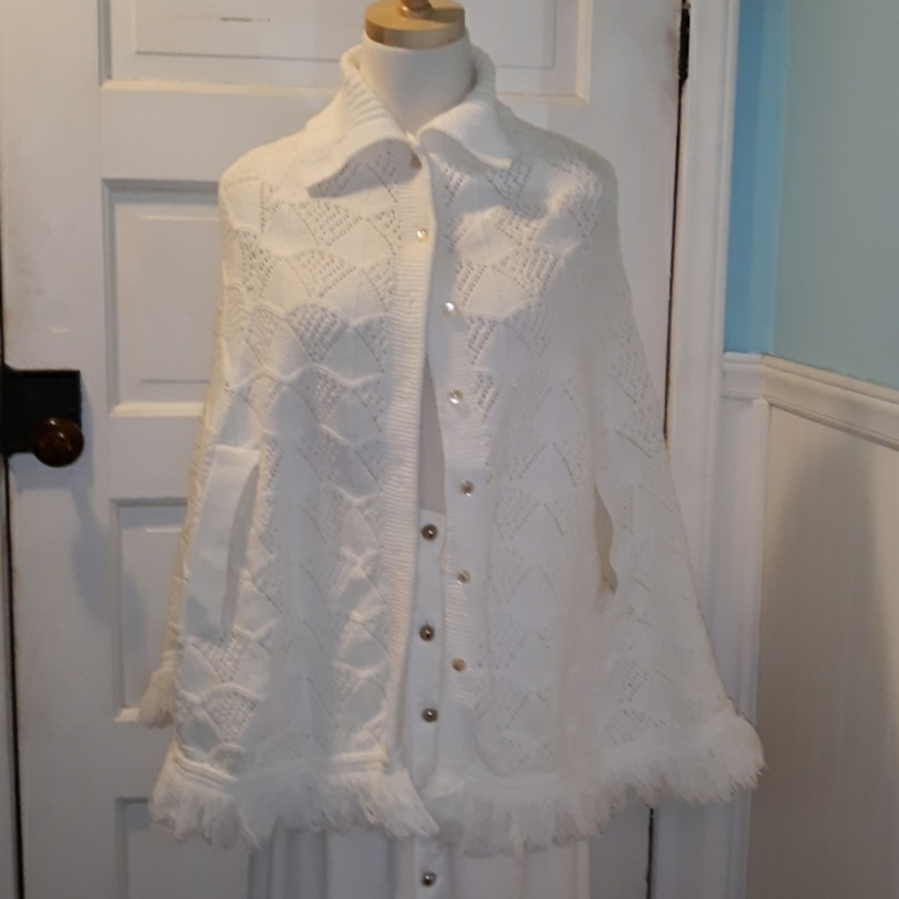 Vintage 1970s shawl wrap cape
